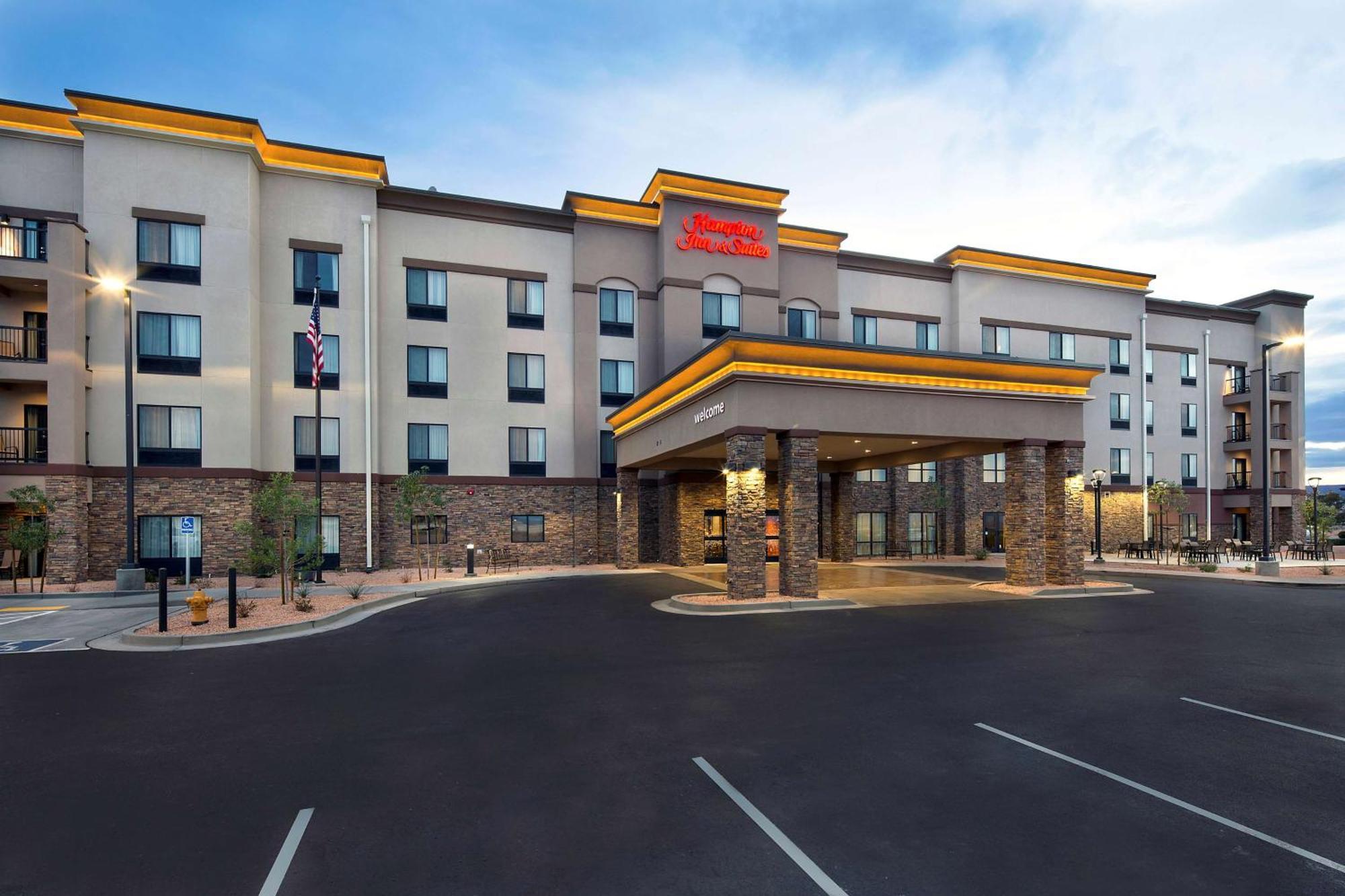 Hampton Inn & Suites Page - Lake Powell Exterior photo